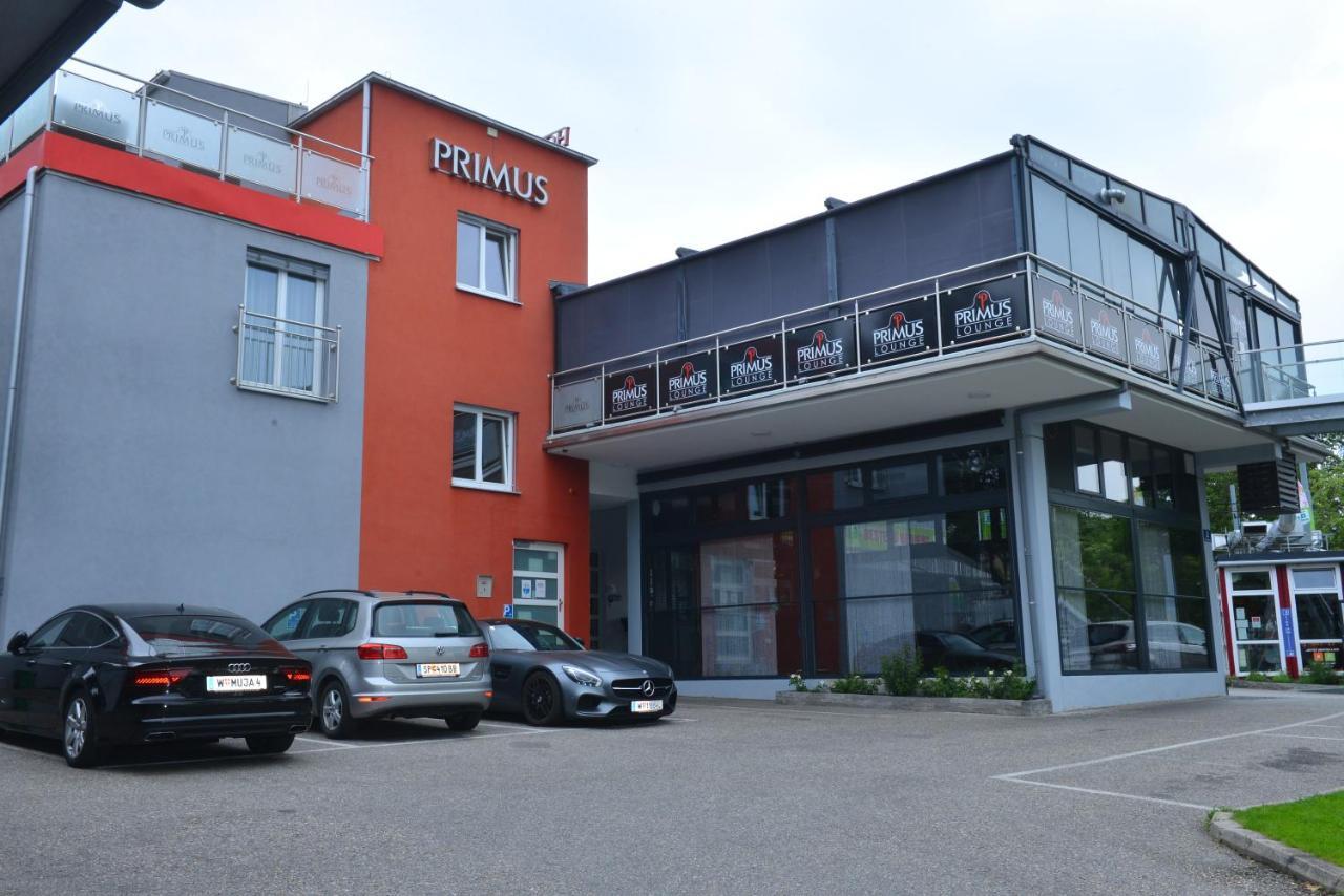 Primus Hotel & Apartments Wina Bagian luar foto