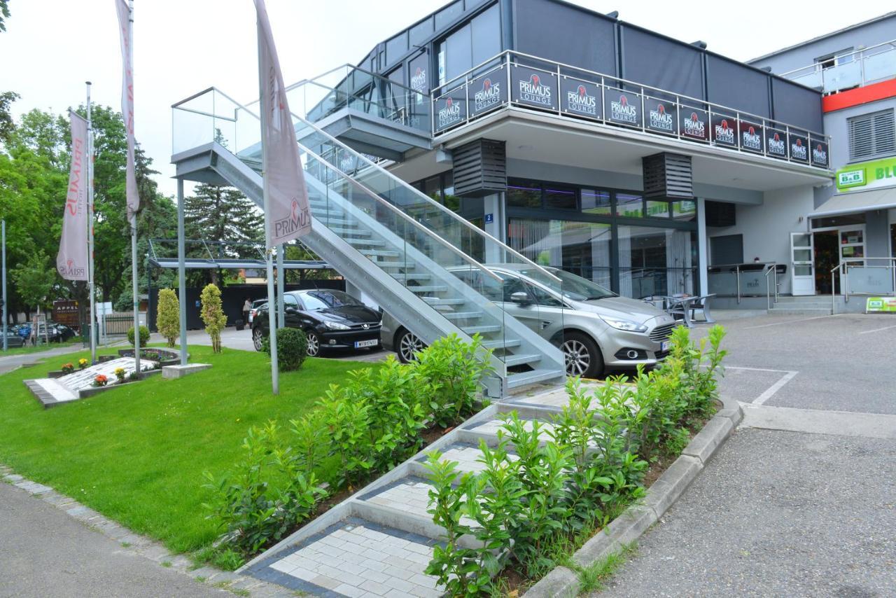 Primus Hotel & Apartments Wina Bagian luar foto