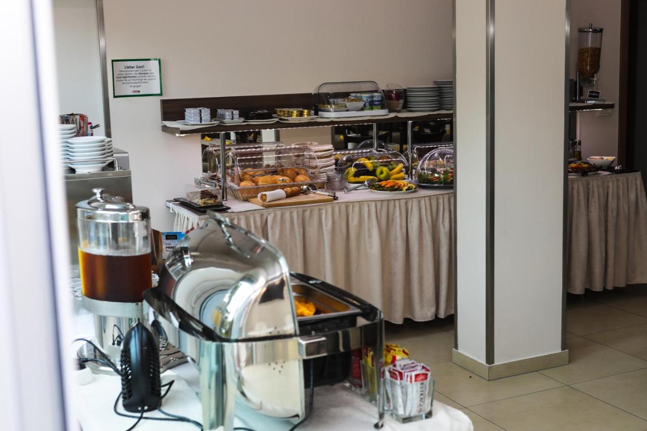 Primus Hotel & Apartments Wina Bagian luar foto